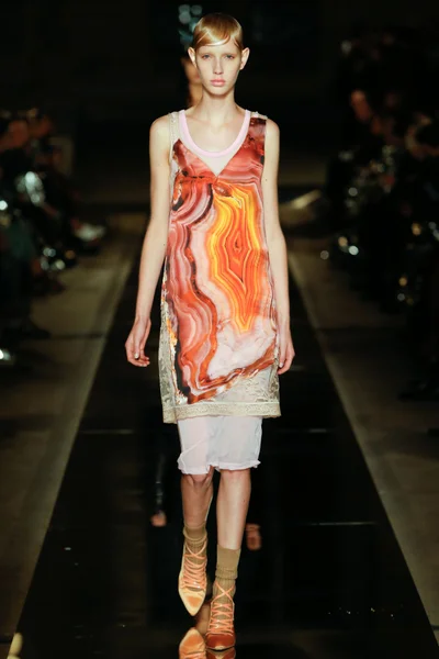 Look 3